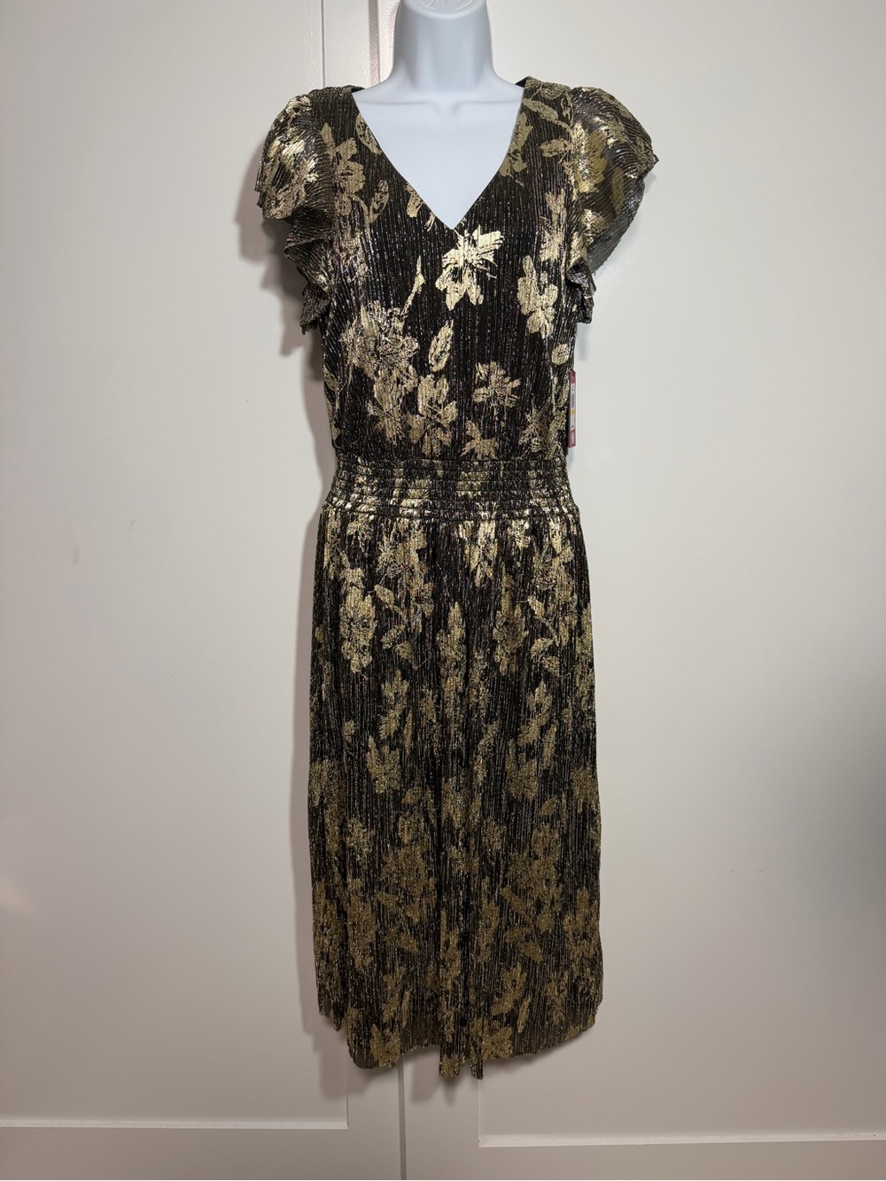 NWT Vince Camuto Gold Foil Floral V-Neck Maxi Dress Size Medium Rich Black - Picture 3 of 10